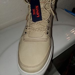 Mens brand New KHAKI/ Size 10 in a box
